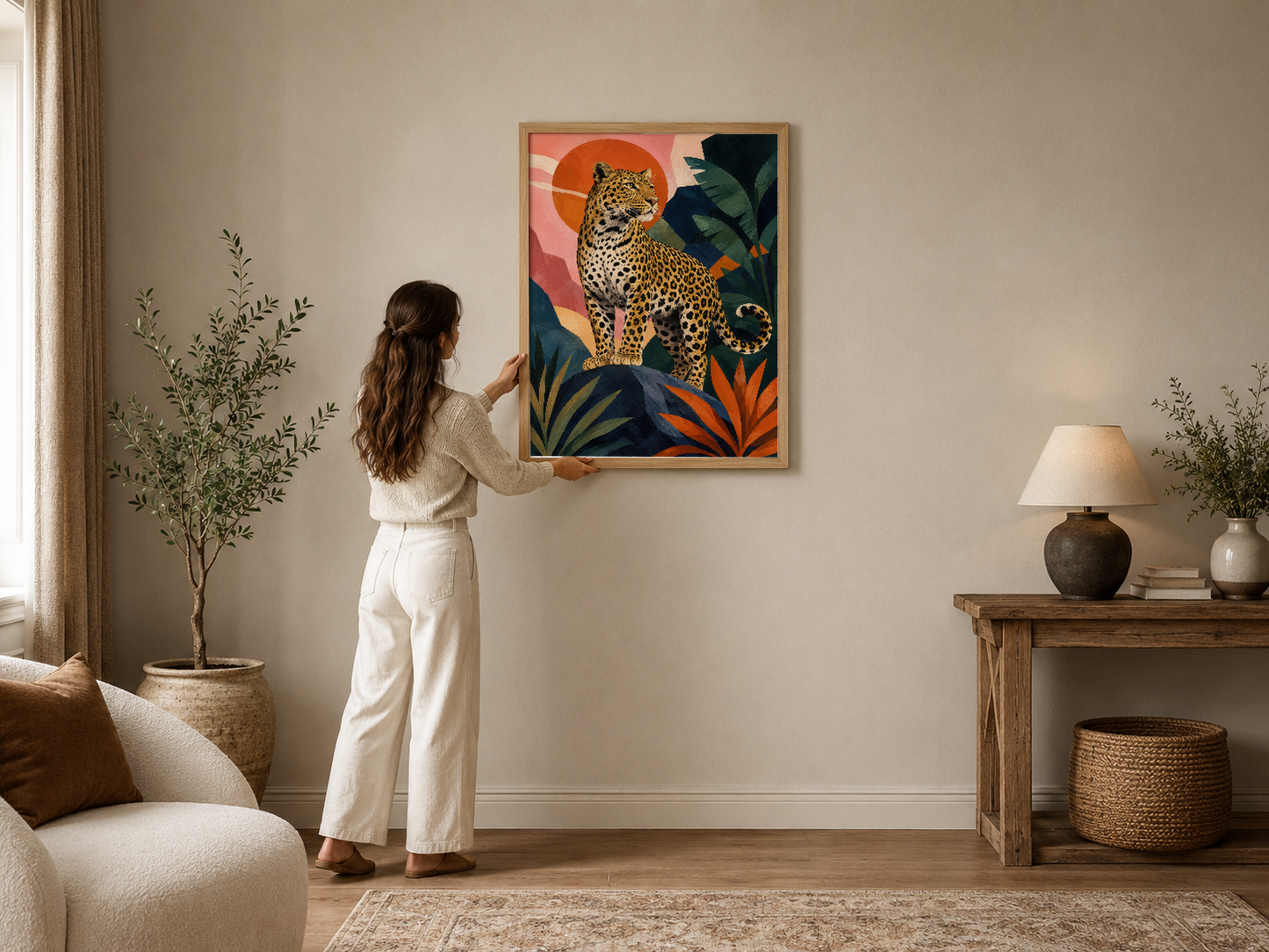Çerçeveli leopar tablosu, sıcak renklerle doğanın görkemini yansıtan modern sanat eseri.