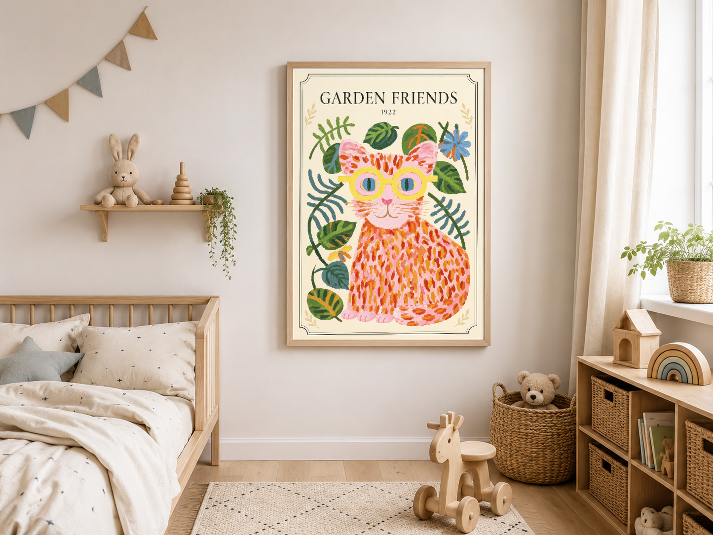 Turuncu desenli kedinin bahçe çiçekleriyle çevrili, retro vintage tarzı duvar tablosu, çocuk odasında.