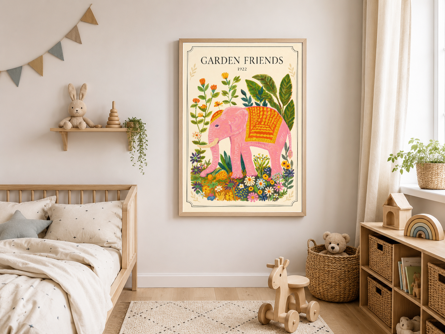Pembe fil ve renkli çiçeklerle dolu vintage bahçe teması taşıyan çerçeveli poster, çocuk odasında duvar dekorasyonu.