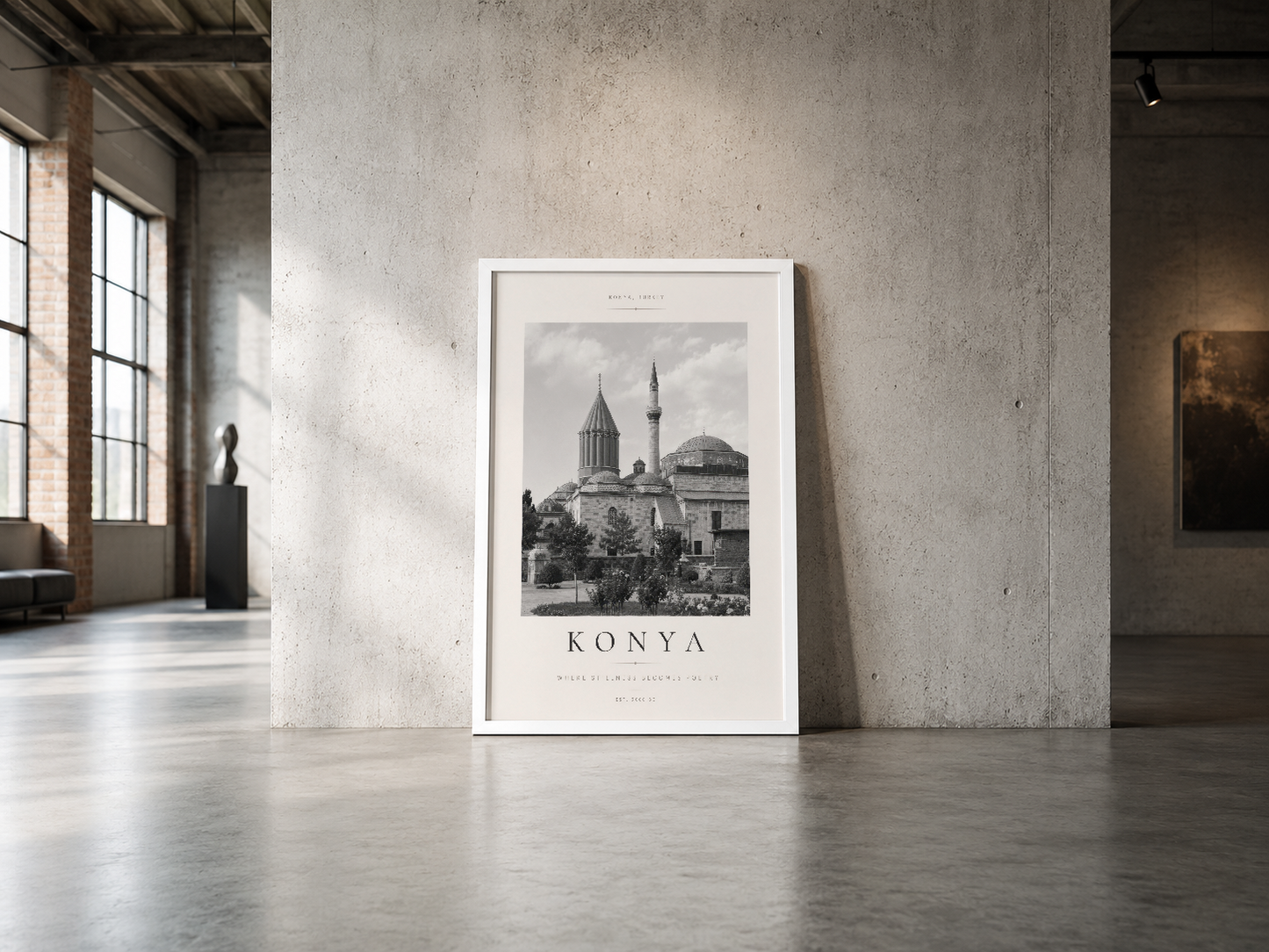 Konya şehrinin ikonik yapılarını sunan vintage stil poster, beyaz çerçeveli, endüstriyel mekan tasarımında sergilenen.