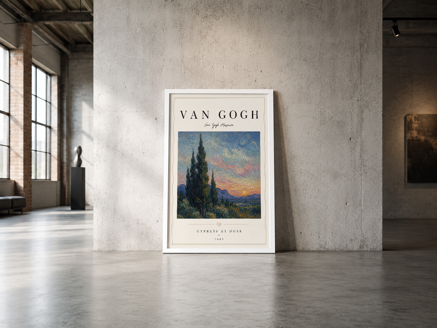 Van Gogh'un ünlü Cypress at Dusk eseri, endüstriyel alana özgü beyaz çerçevede asılı.