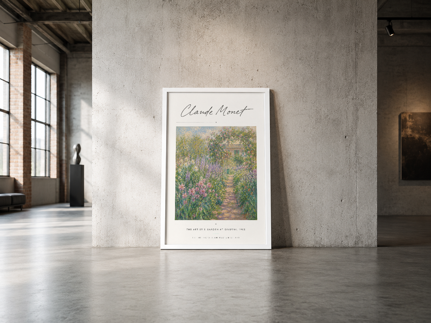Claude Monet imzalı bahçe sahnesi posteri, endüstriyel betonlu mekan içinde zarif bir dekorasyon öğesidir.