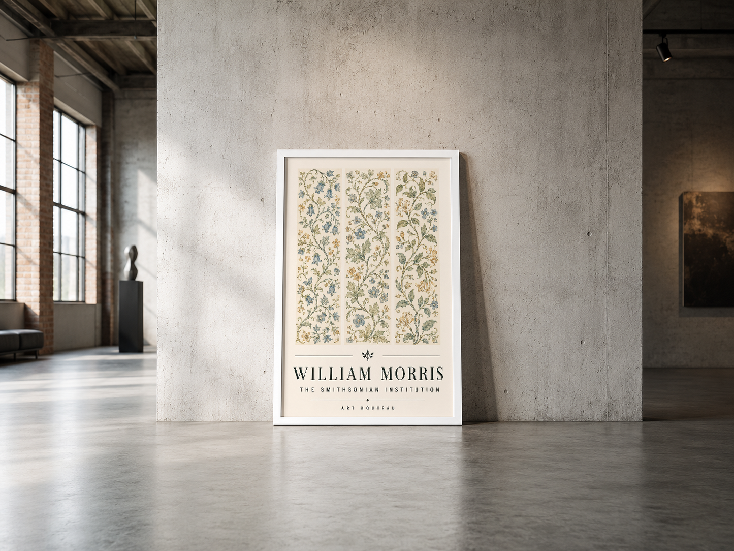 William Morris klasik bitki motifleri poster, endüstriyel minimalist mekanın zeminine dayandırılmış şekilde sergilenmektedir.