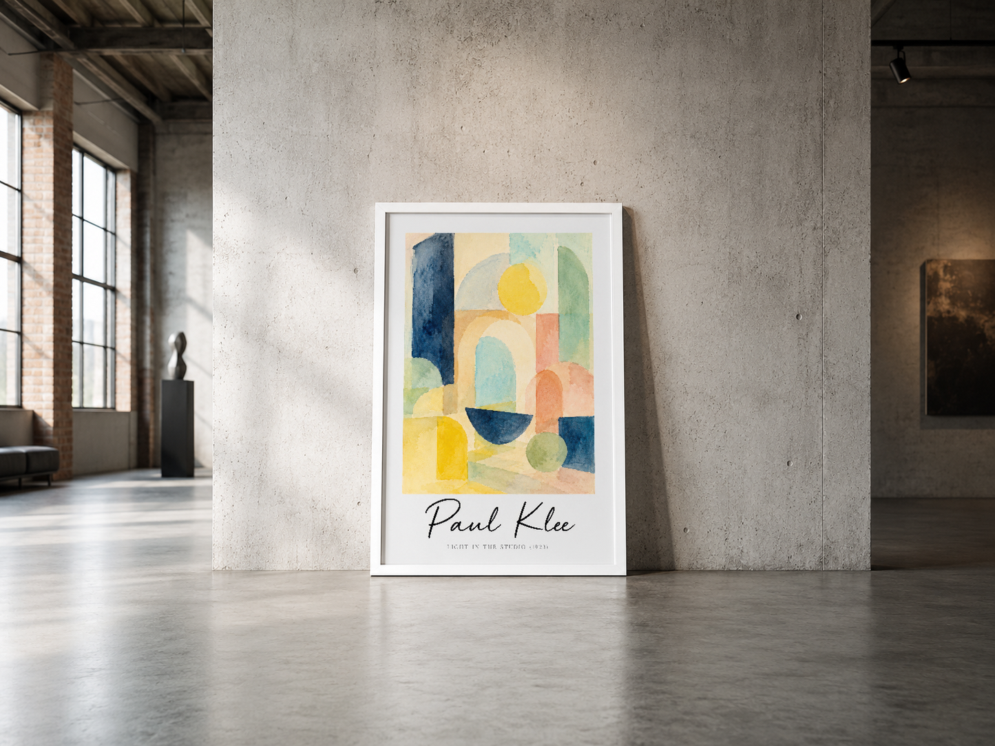 Paul Klee'nin ikonik sanat eserini gösteren soyut tablo, beyaz çerçevede endüstriyel mekanda yer almış.