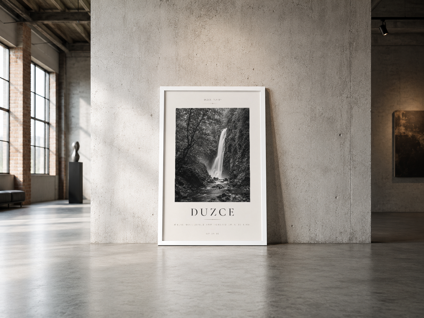 Doğal şelale görüntüsü ve DUZCE yazısı taşıyan minimalist poster, beyaz çerçevede.
