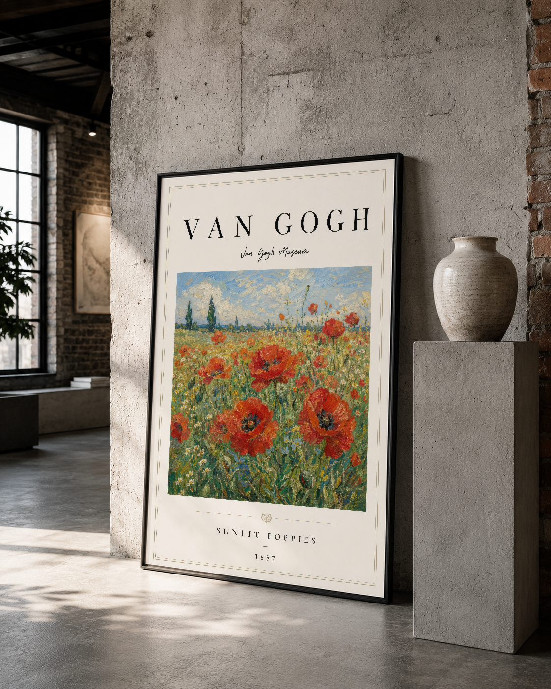 Siyah çerçeveli Van Gogh Gelincik Tarlası tablosu, loft stiliyle çimento duvar üzerinde sergileniyor.