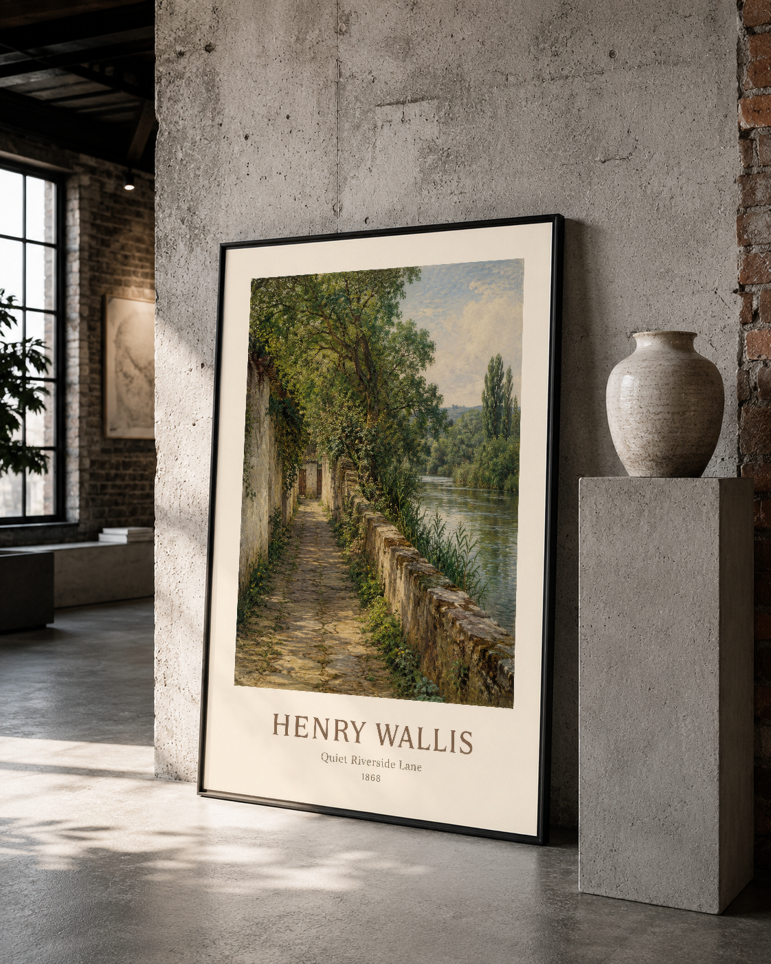 Siyah çerçeveli Henry Wallis tablosu, rustikal beton duvarda sanat eseri tadında sunuluyor.
