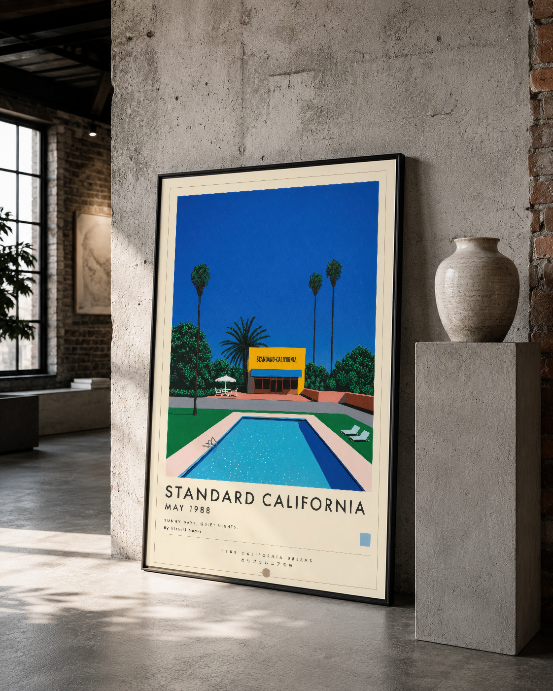 1968 California travel poster, retro tarzda mimar yapısı ve mavi gökyüzü, siyah çerçeveli galeri görünümü.