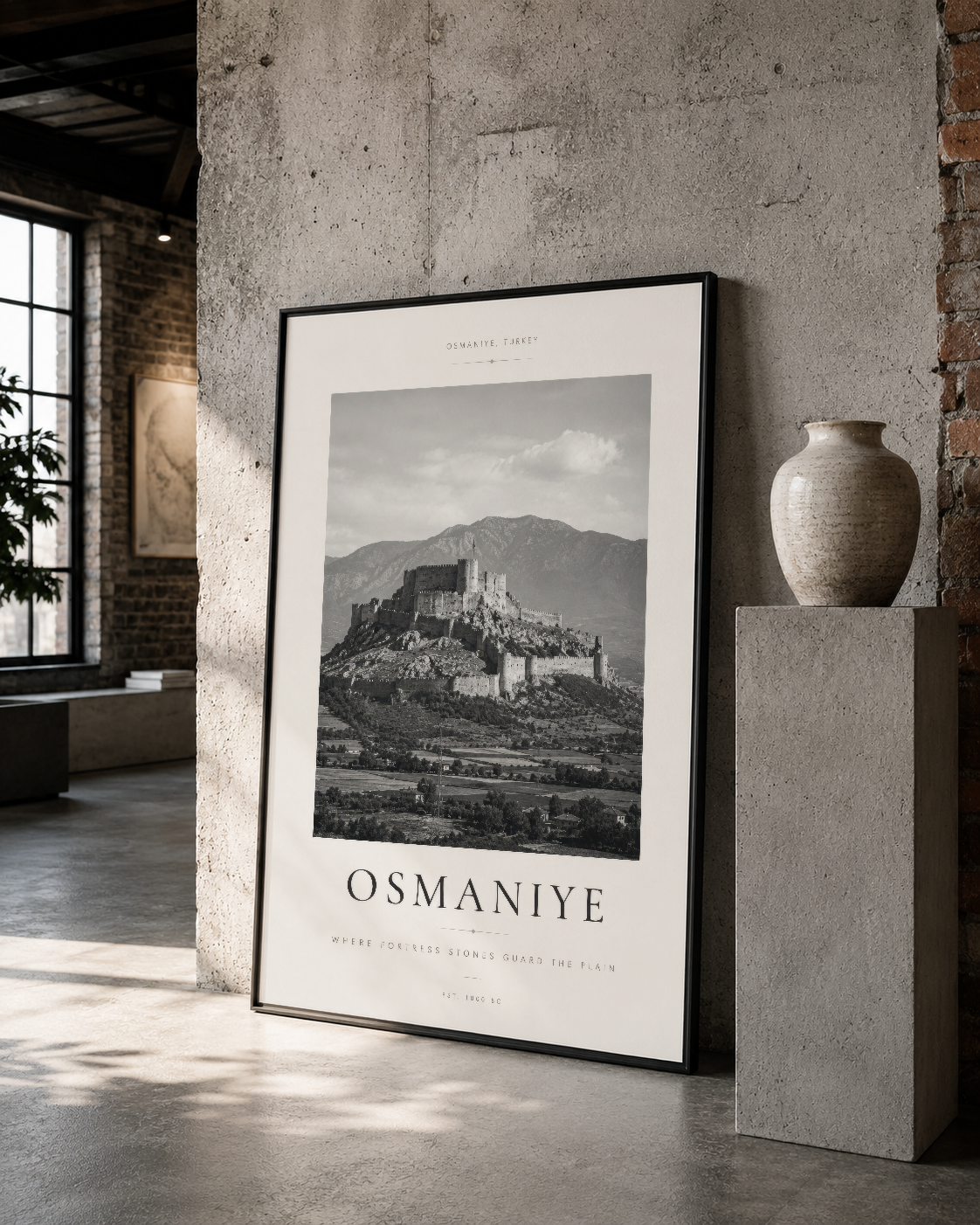 Siyah çerçeve içinde manzara fotoğrafı tarzında, Osmanlı mimarisini ressam bir biçimde işleyen duvar posteri.