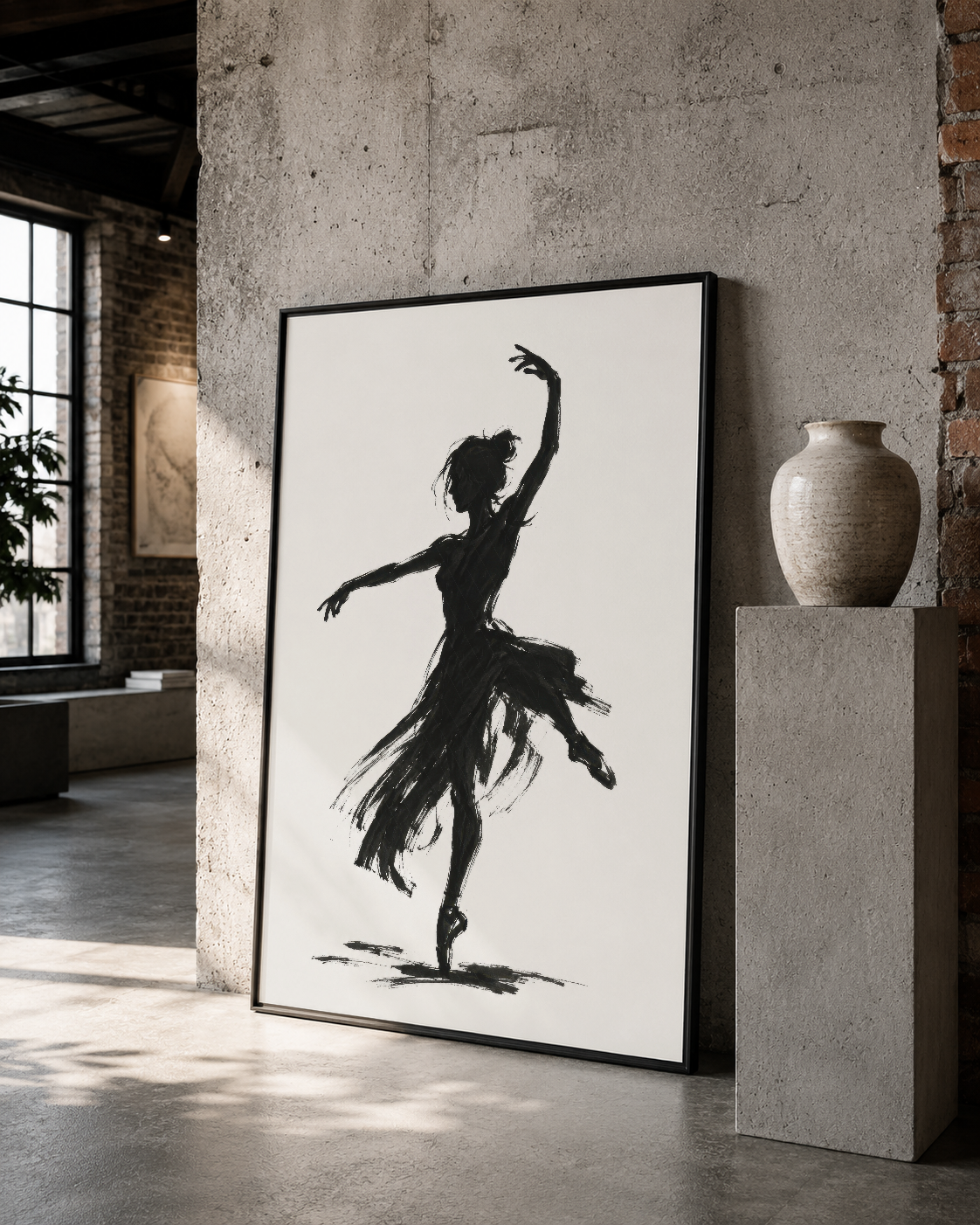 İnce hatlarla yapılı dansçı figürü siyah çerçevede, çağdaş galeri mekanında sahne alan sanat eseri.