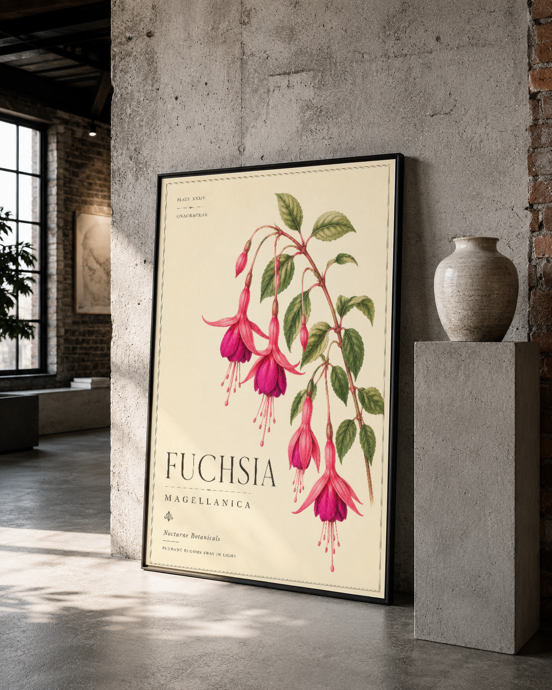 Vintage botanik sanatı Fuchsia tablosu, siyah çerçeveli, çağdaş galeriye şık bir doğa dokunuşu katıyor.