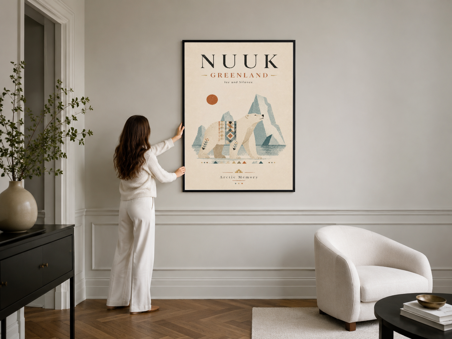 Nuuk Greenland Arctic sanat tablosu, siyah çerçeveli, modern oturma odasında dağ panoraması ve kutup estetiği.