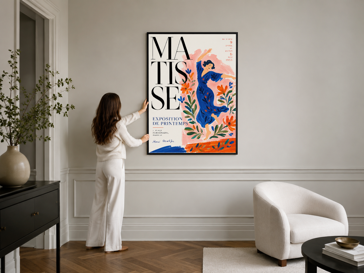 Matisse sergisi duvar sanat tablosu, zarif siyah çerçeve ve beyaz iç dekorasyonda sofistike bir vurgu yaratıyor.