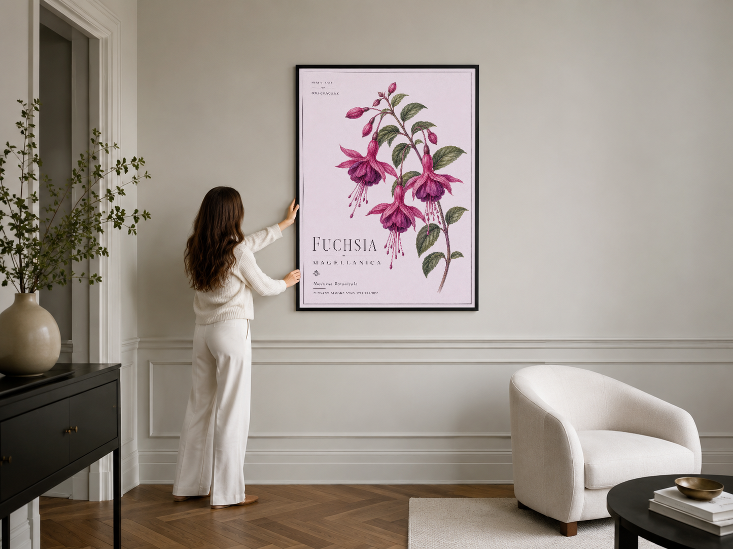 Fuchsia botanik tablosu, siyah çerçeveli, şık iç dekorasyonda zarif duvar sanatı olarak sergilenen poster.