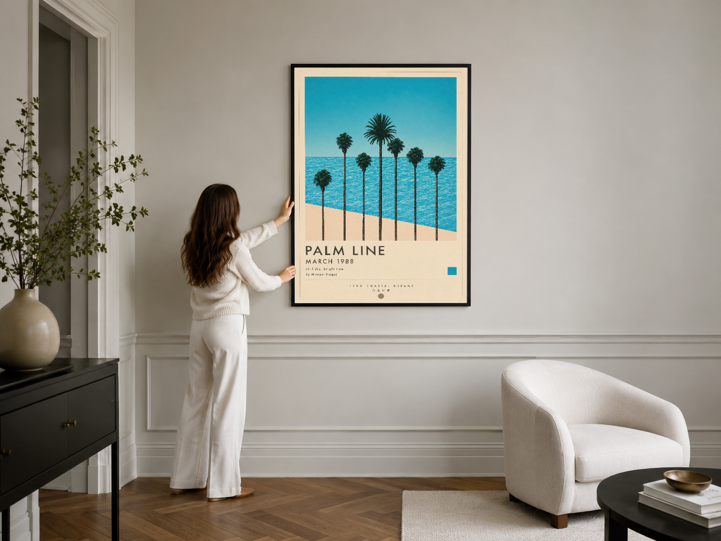 Siyah çerçeveli vintage Palm Line posteri, modern ve zarafetin karşılaştığı salon dekorasyonunda.
