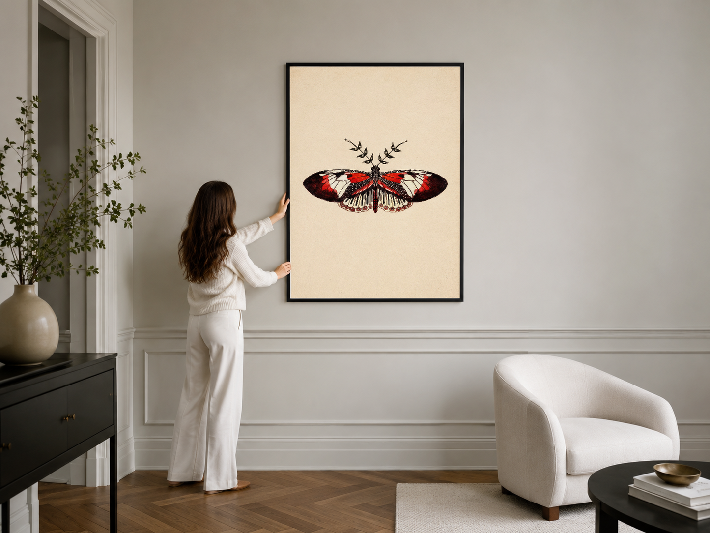 Doğa-ilhamı kelebek posters, modern ev dekorasyonunda şık siyah çerçevede asılı sanat parçası.
