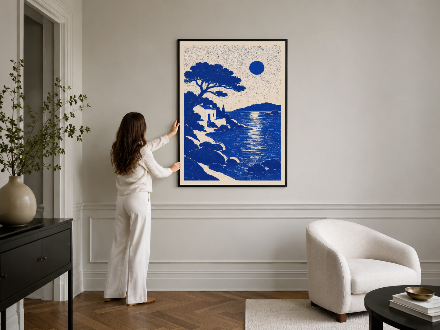 Kontrastlı siyah çerçeve içinde deniz kenarı ve ağaç tasarımlı modern dekoratif tablo.