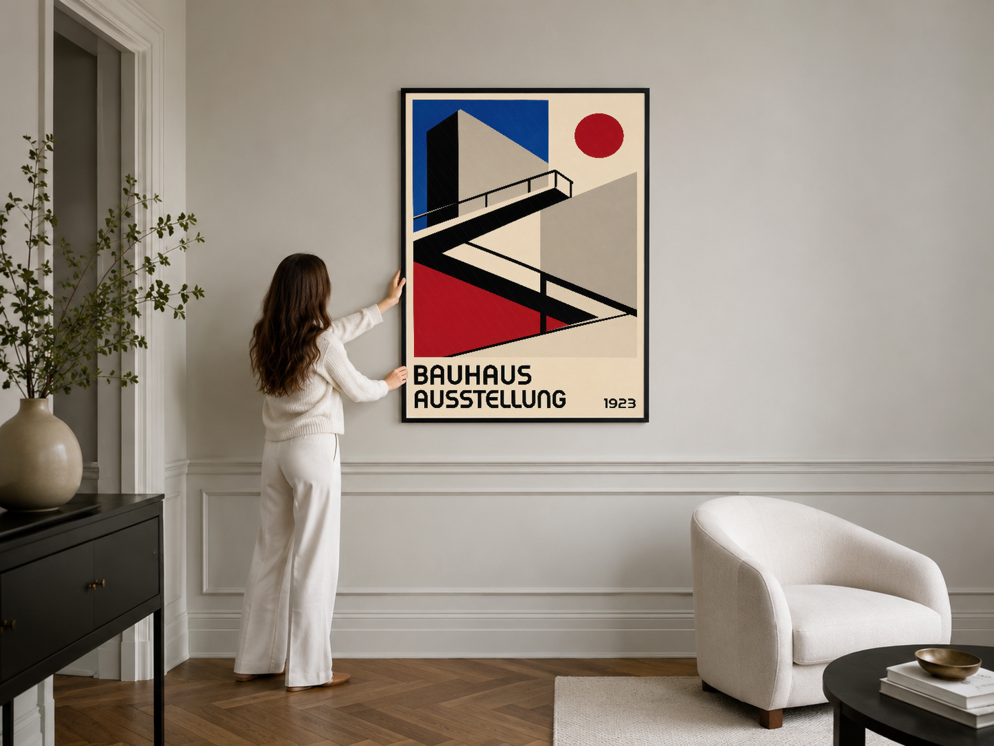 Geometrik Bauhaus posteri, siyah çerçeveli, modern minimalist iç mekanında duvar tablosu olarak.