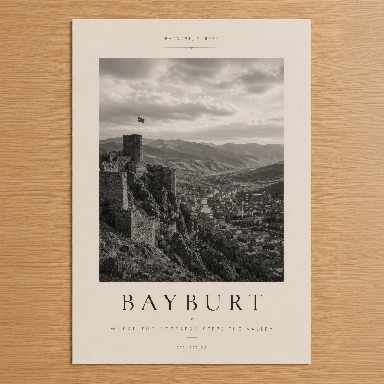 Bayburt kalesi'nin siyah beyaz fotoğrafını gösteren minimalista tasarımlı duvar tablosu.
