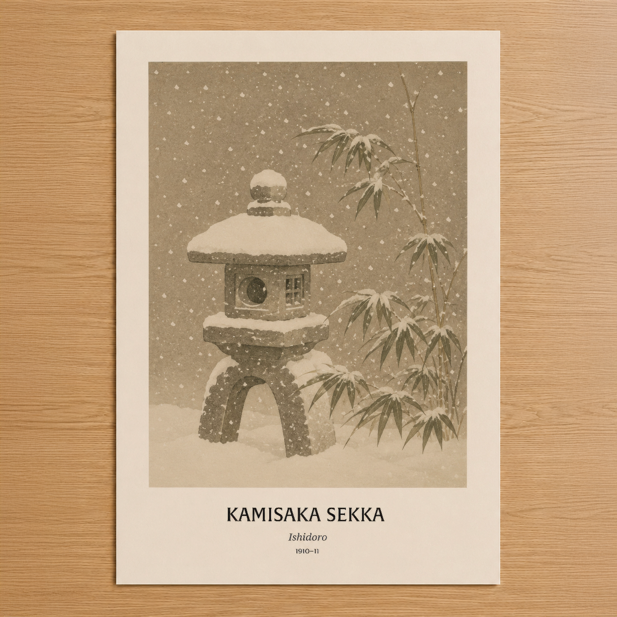 Kamisaka Sekka tasarımı, karla kaplı taş fener ve bambu ağacıyla Japon kış atmosferini yansıtan sanatsal poster.