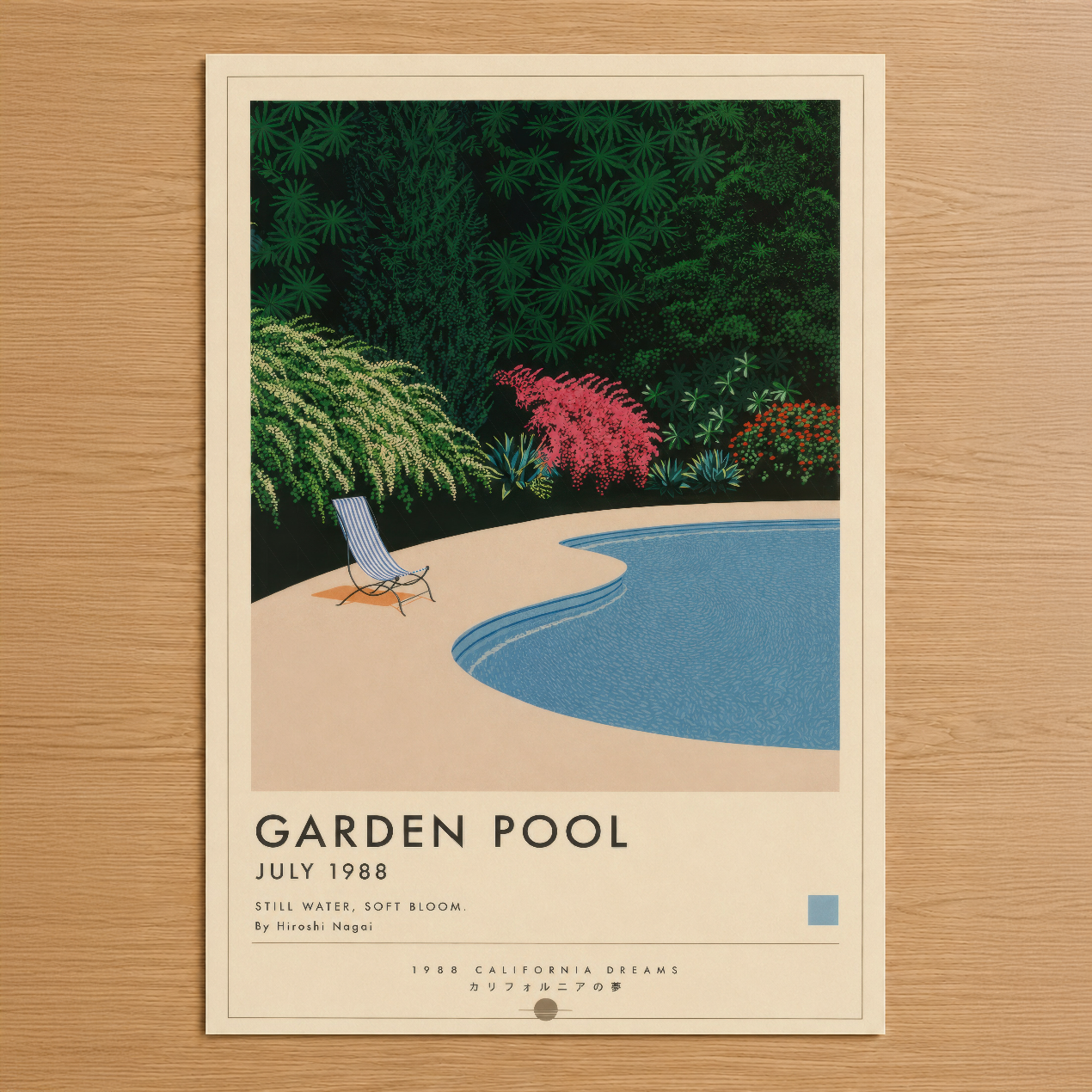 Hiroshi Nagai imzalı Garden Pool tablosu, 1988 yılı, vintage stil poster baskı, sakin havuzun yanında şezlong ve renkli bahçe