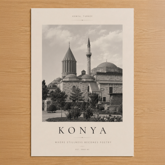 Konya'daki tarihi Selimiye Camii'nin siyah-beyaz sanat baskısı, klasik mimari fotoğrafının zarif tasarımı.