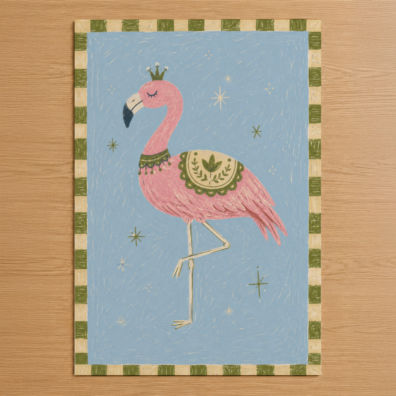 Taç ve yeşil dekoratif örtüsü olan pembe flamingo, mavi arka planda altın yıldızlarla süslenmiş kabarık tüyler.