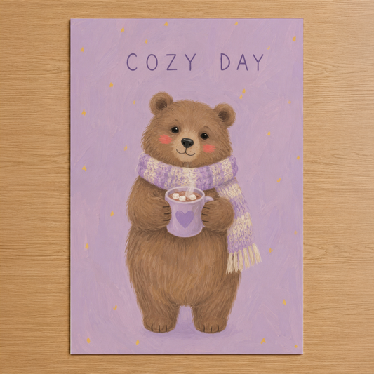 Pembe fonda sıcak bir kucak sunan, atkılı ayı ve sıcak içecek tasarımlı Cozy Day posteri.