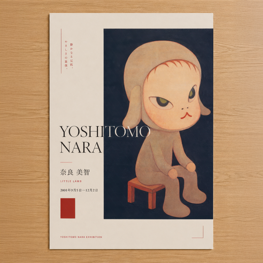 Yoshitomo Nara'nın ikonik çalışması, masada oturan küçük bir karakterin modern sanat posteri.