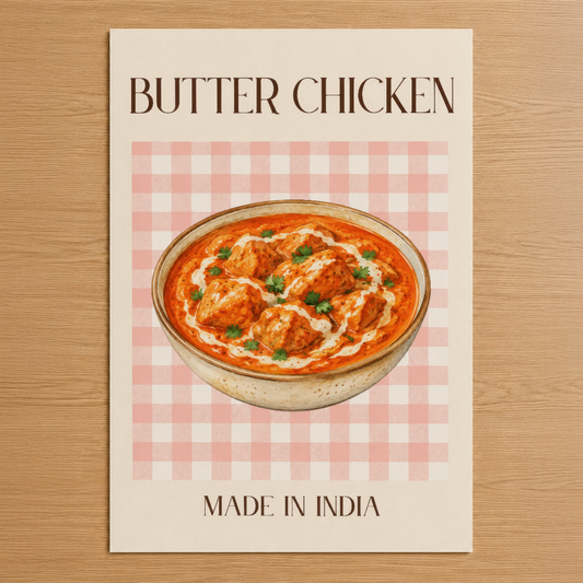 Terracotta tonlarında, pembe kareli arka planda lezzetli Butter Chicken tasarımı, Hint mutfağı temalı modern sanat tablosu.