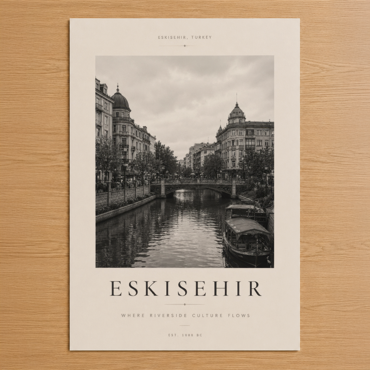 Eskişehir'in ırmak kültürünün güzelliğini siyah beyaz fotoğrafıyla gösteren minimalista tasarım poster.