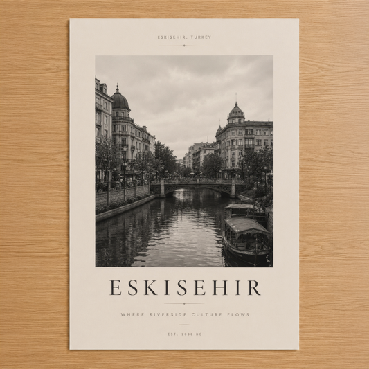 Eskişehir'in ırmak kültürünün güzelliğini siyah beyaz fotoğrafıyla gösteren minimalista tasarım poster.