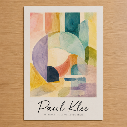 Paul Klee'nin 1921 tarihli soyut sanat eserinden esinlenen, yumuşak renklerle dolu geometrik komposisyon posteri.