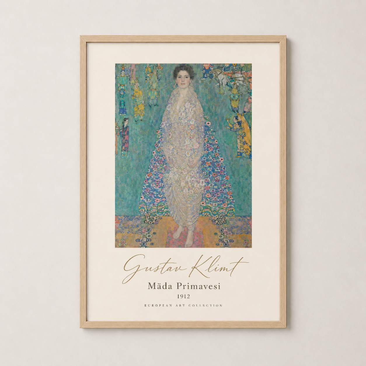 Ahşap çerçeveli Klimt tablosu, sıcak ve doğal bir estetik ile evinizi bir sanat galerisine dönüştürür.