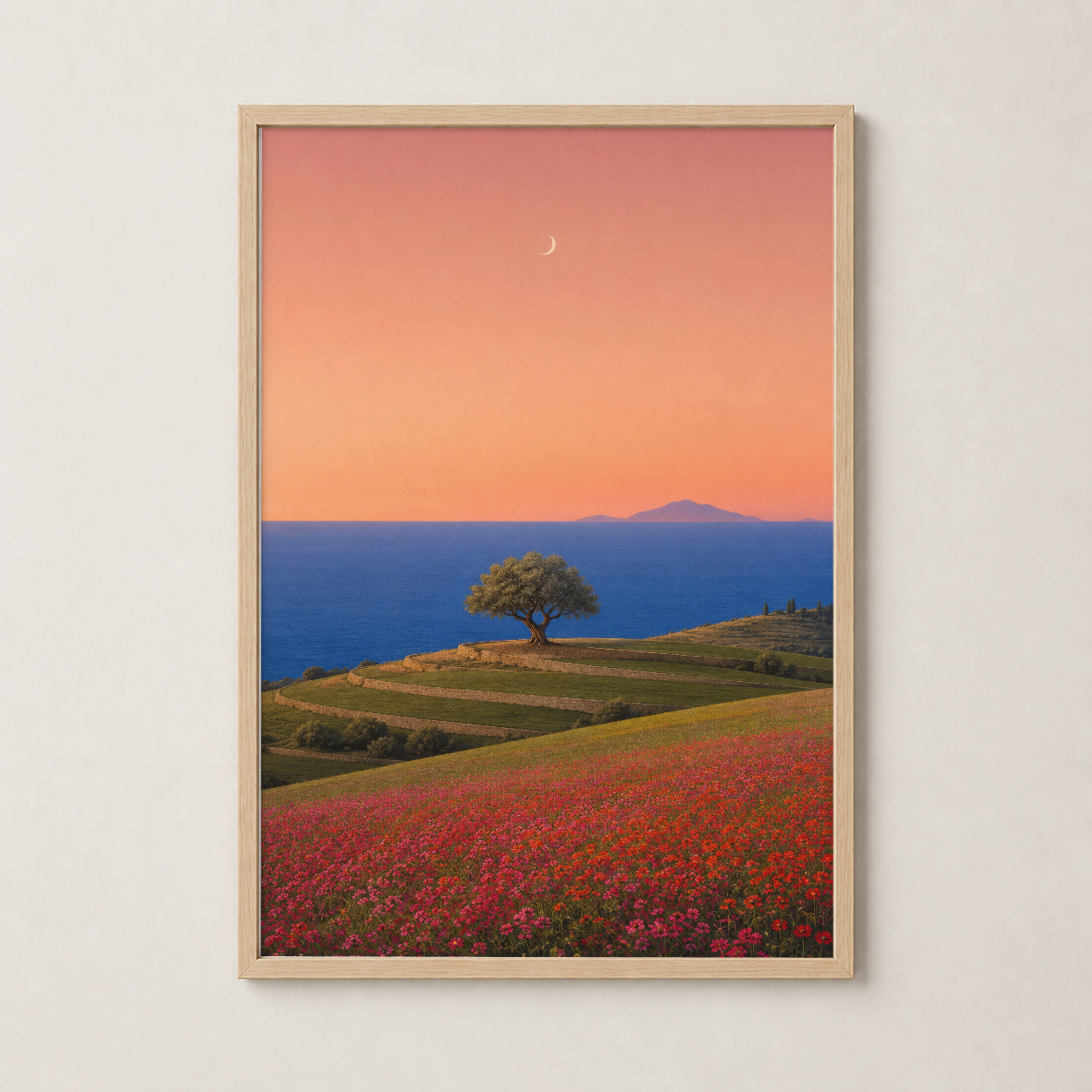 Ahşap çerçeveli poster, gökyüzünün turuncu gradyanı ve kızıl çiçeklerin canlı rengini sergiliyor.