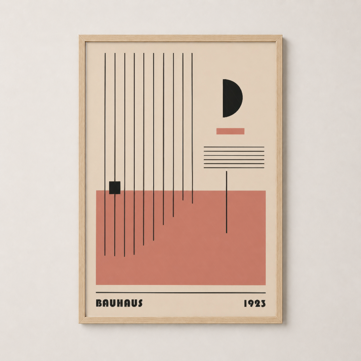 Ahşap çerçeveli Bauhaus sanat baskısı, minimalist geometrik tasarımı oturma alanında sergilenmiş.
