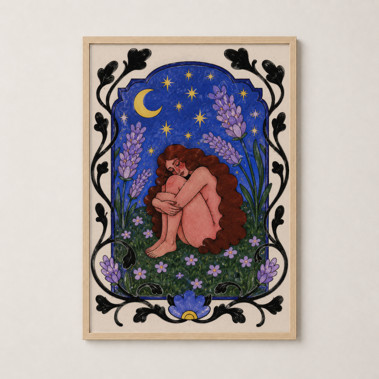 Ahşap çerçeveli duvar sanatı, gece bahçesi ve meditasyon teması, lila lavanta çiçekleri ve altın ay sembolüyle dekoratif