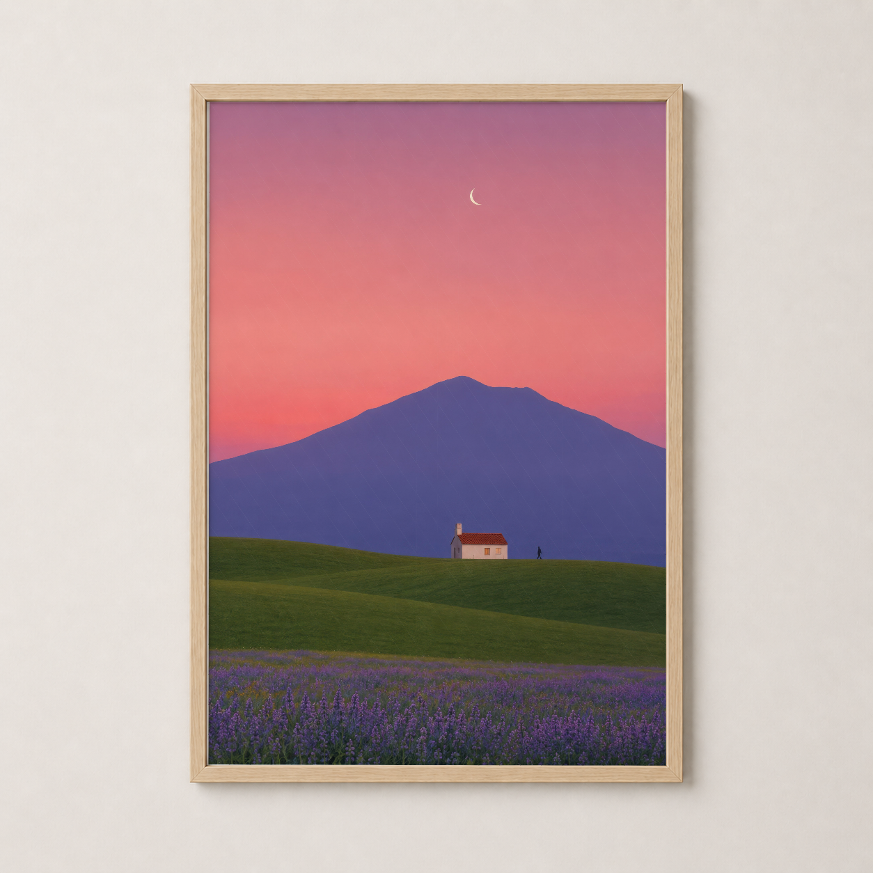 Ahşap çerçeveli, minimalist manzara sanat: pembe gökyüzü, mavi dağ ve lavanta tarlası.