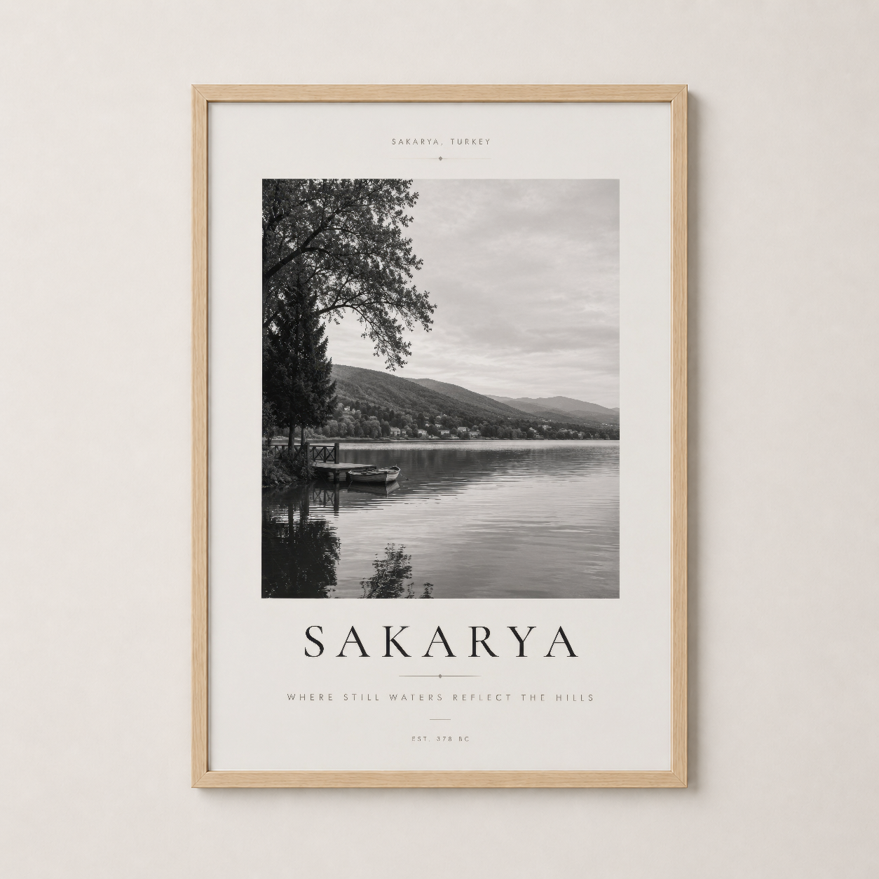 Sakarya wall art ahşap çerçeveli, sıcak ve doğal estetik ile iç mekana uyumlu dekorasyon.