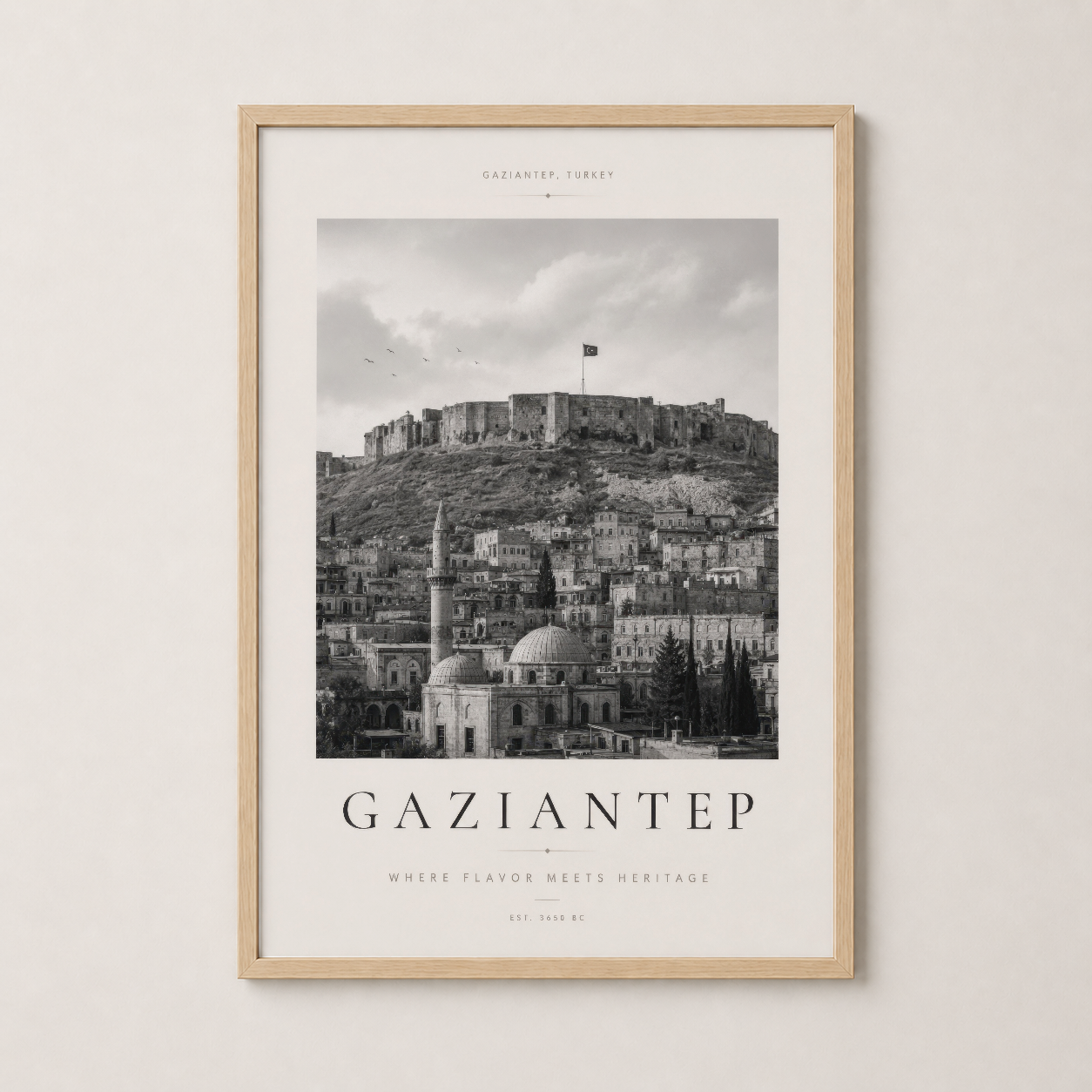Gaziantep şehir manzarası posteri, ahşap çerçeveli duvar tablosu, doğal ev dekorasyonu.