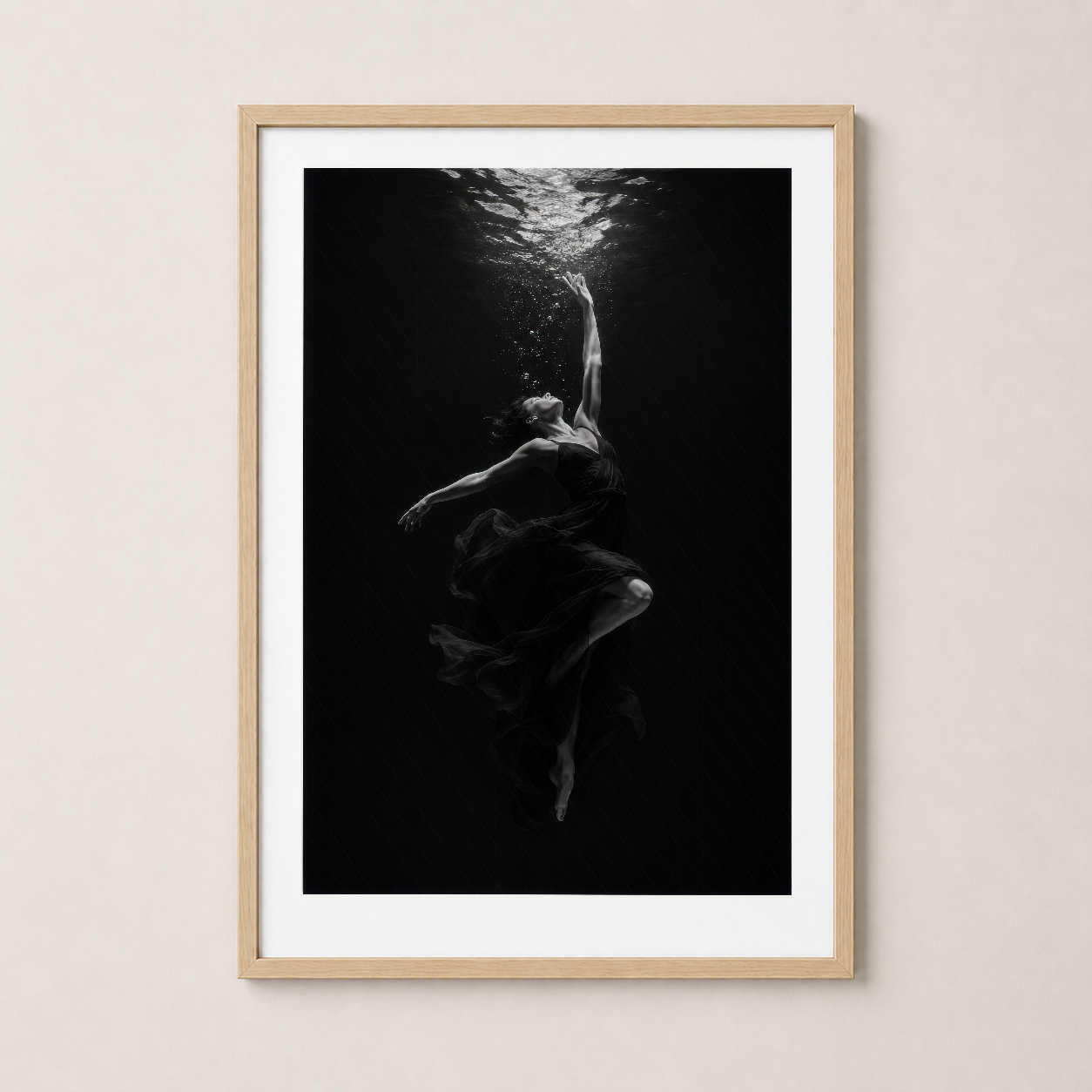 Akıl duvar sanatı ahşap çerçeveli, siyah beyaz su motifi minimalist dekorasyon.
