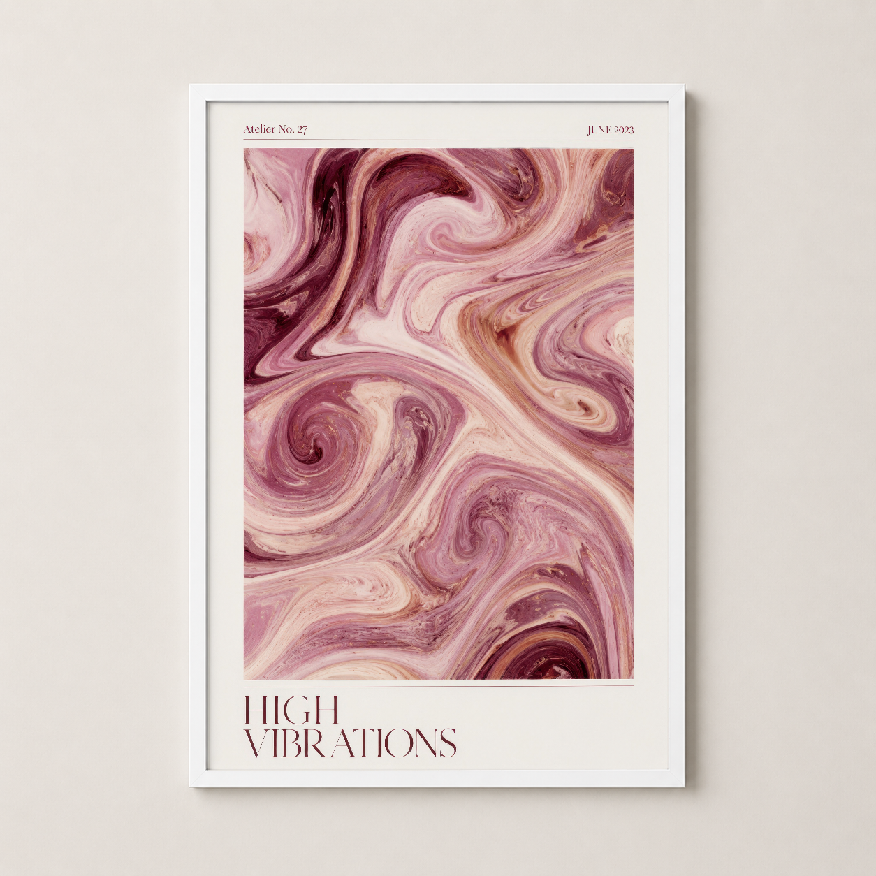Beyaz çerçeveli poster, High Vibrations koleksiyonundan sıvı mermer desen, kontemplatif atmosfer yaratan.