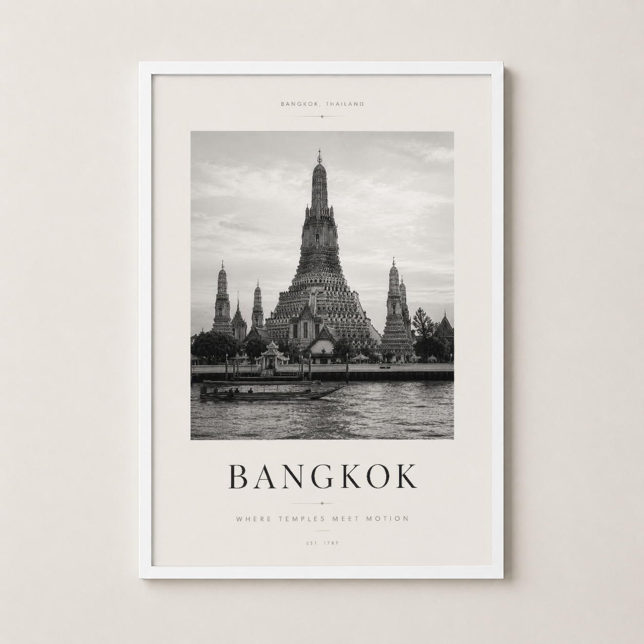 Beyaz çerçeveli Bangkok posteri, tapınak manzarasının sade ve modern sunumuyla her ortama uyum sağlıyor.
