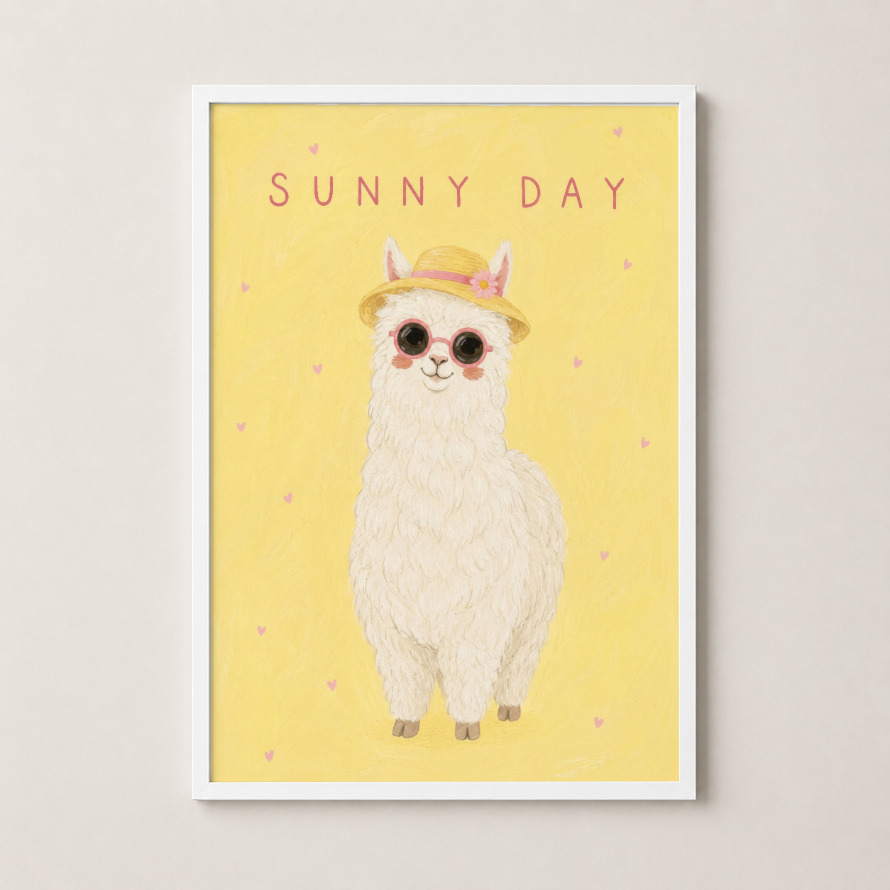 Beyaz çerçevede, sarı arka plandan öne çıkan şapkalı alpaka karakteri ve Sunny Day yazısı barındıran hoş bir poster.