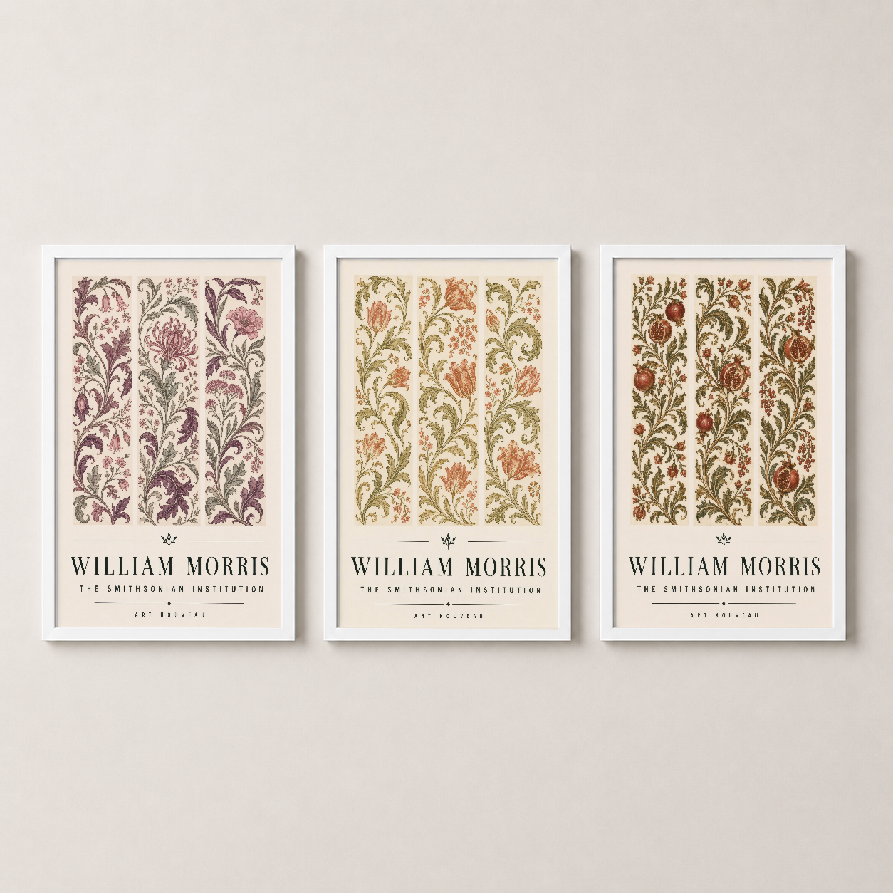Beyaz çerçeveli William Morris sanat tablosu üçlü seti, minimal ve şık oda dekorasyonu.
