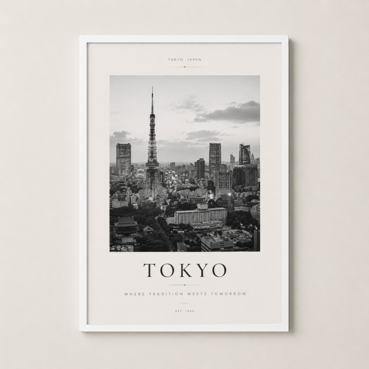 Tokyo şehrinin manzarasını siyah-beyaz fotoğrafla sunan poster, beyaz çerçevede sergilenmektedir.