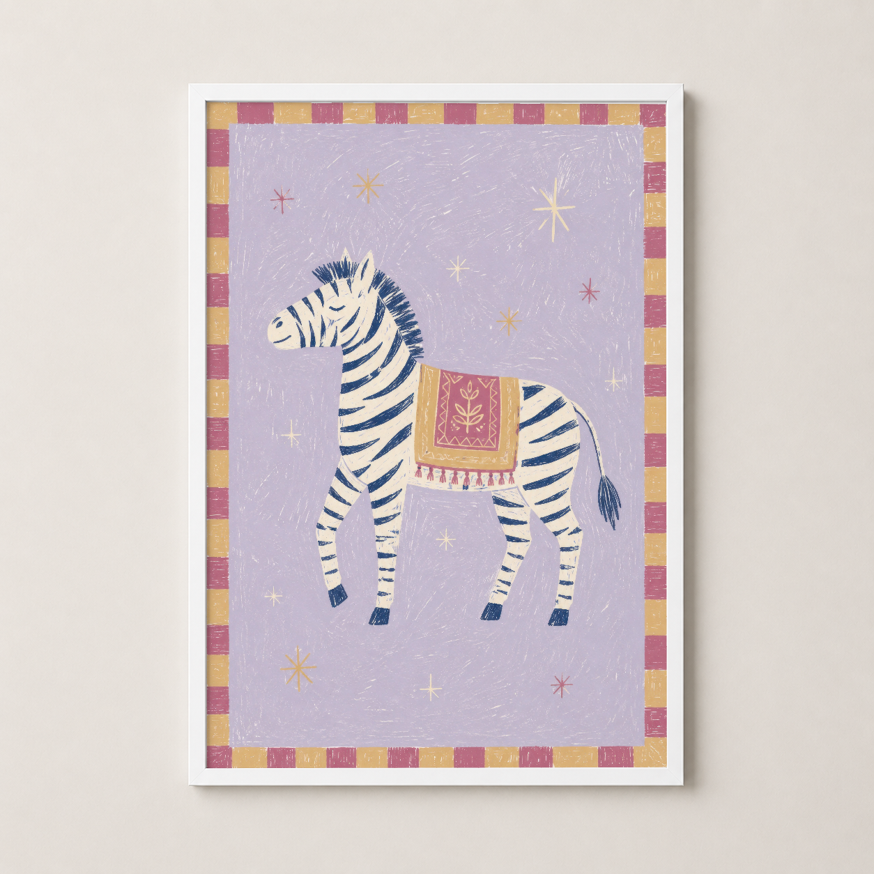 Beyaz çerçeveli lila fonda zarif zebra motifli sanat tablosu, minimalist iç tasarım için ideal.