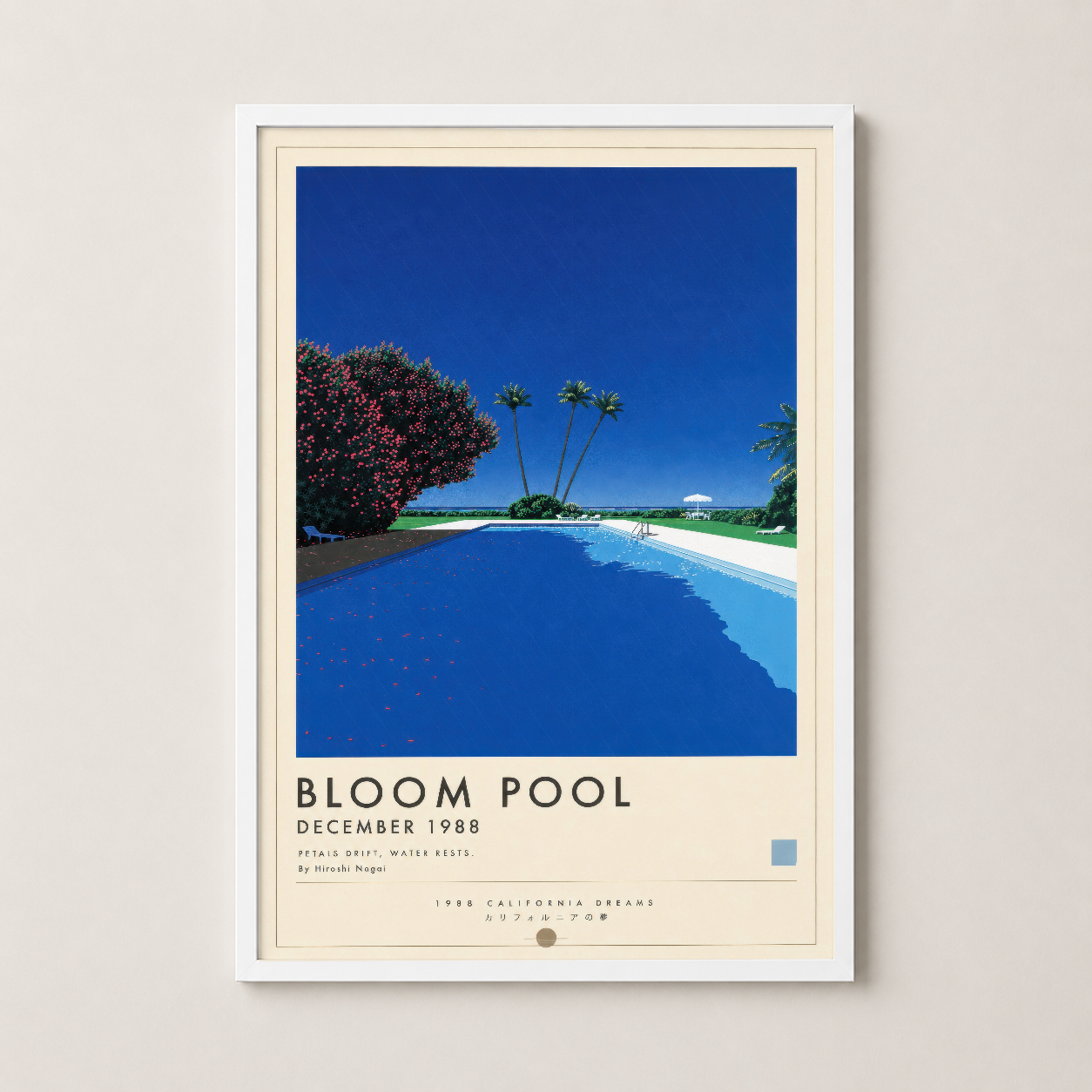 Bloom Pool duvar sanatı beyaz çerçeveli, minimalist tarzda 1988 California Dreams koleksiyonundan.