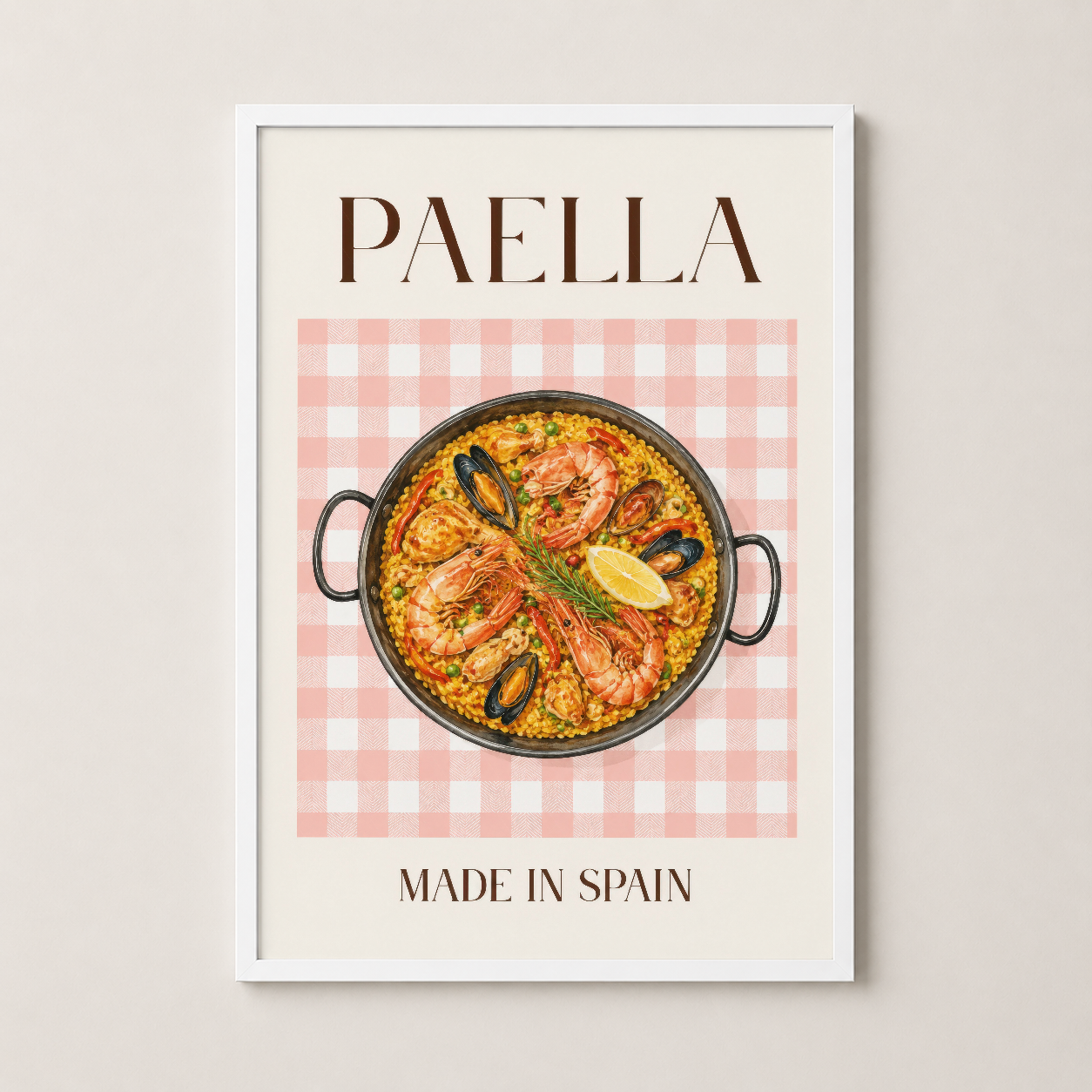 Beyaz çerçeveli paella tablosu, renkli ve zarif İspanyol mutfak teması ile odayı aydınlatan dekorasyon.