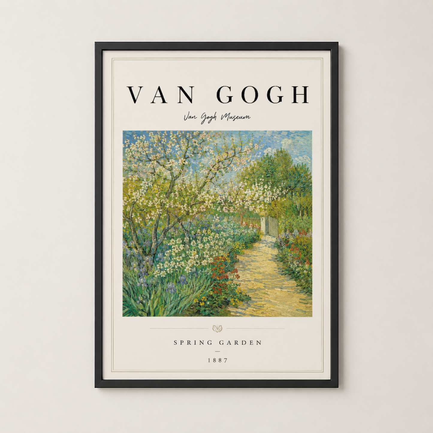 Van Gogh Bahar Bahçesi tablosu, şık siyah çerçevede, endüstriyel bir iç mekânda duvarda sergilenen modern sanat galeri